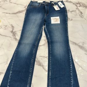 Jeans brand new “Jessica Simpson” size 31 . Stretch